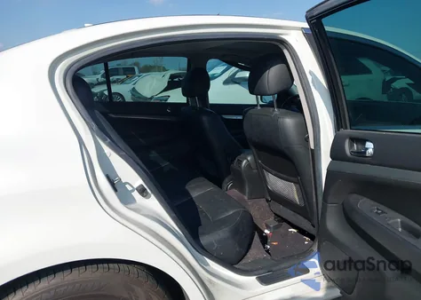 2010 Infiniti G37 Journey z USA, uszkodzony, nr VIN JN1CV6AP5AM408603